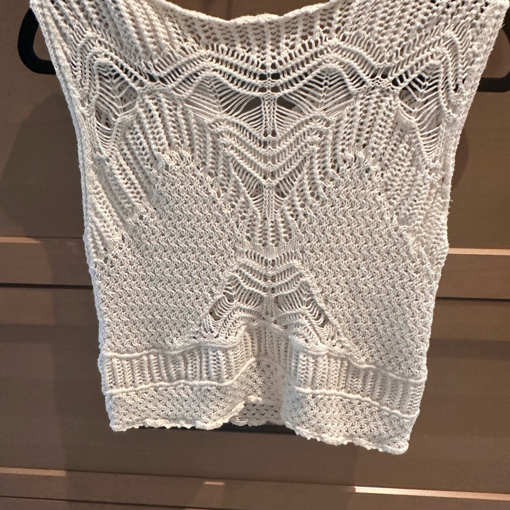 Abercrombie & Fitch White Cropped Ribbed Tank Top